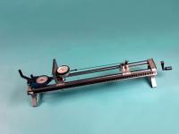 Прибор для измерения деформации растяжения